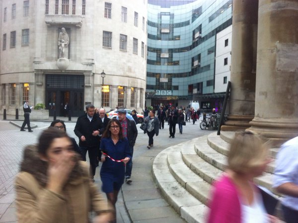 تخلیه دفتر بی بی سی در لندن + تصویر