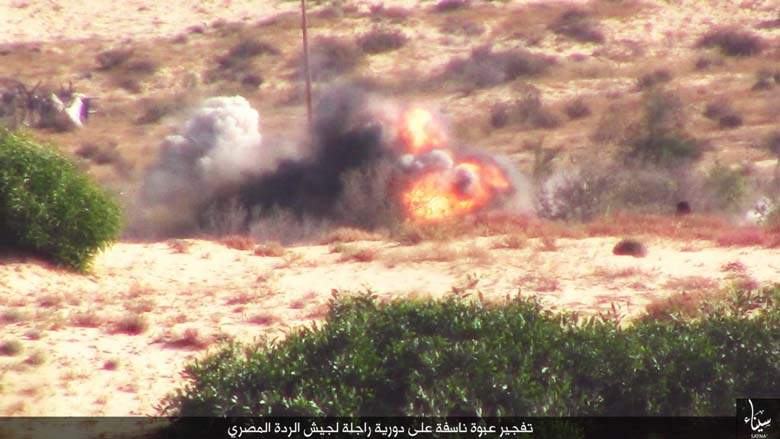 اعدام فجیع یک جاسوس صهیونیست بوسیله داعش+ تصاویر 18+