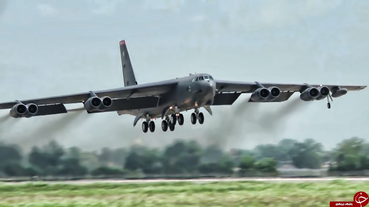 انهدام انبار تسلیحات داعش با بمب افکن B-52 آمریکا+ تصاویر