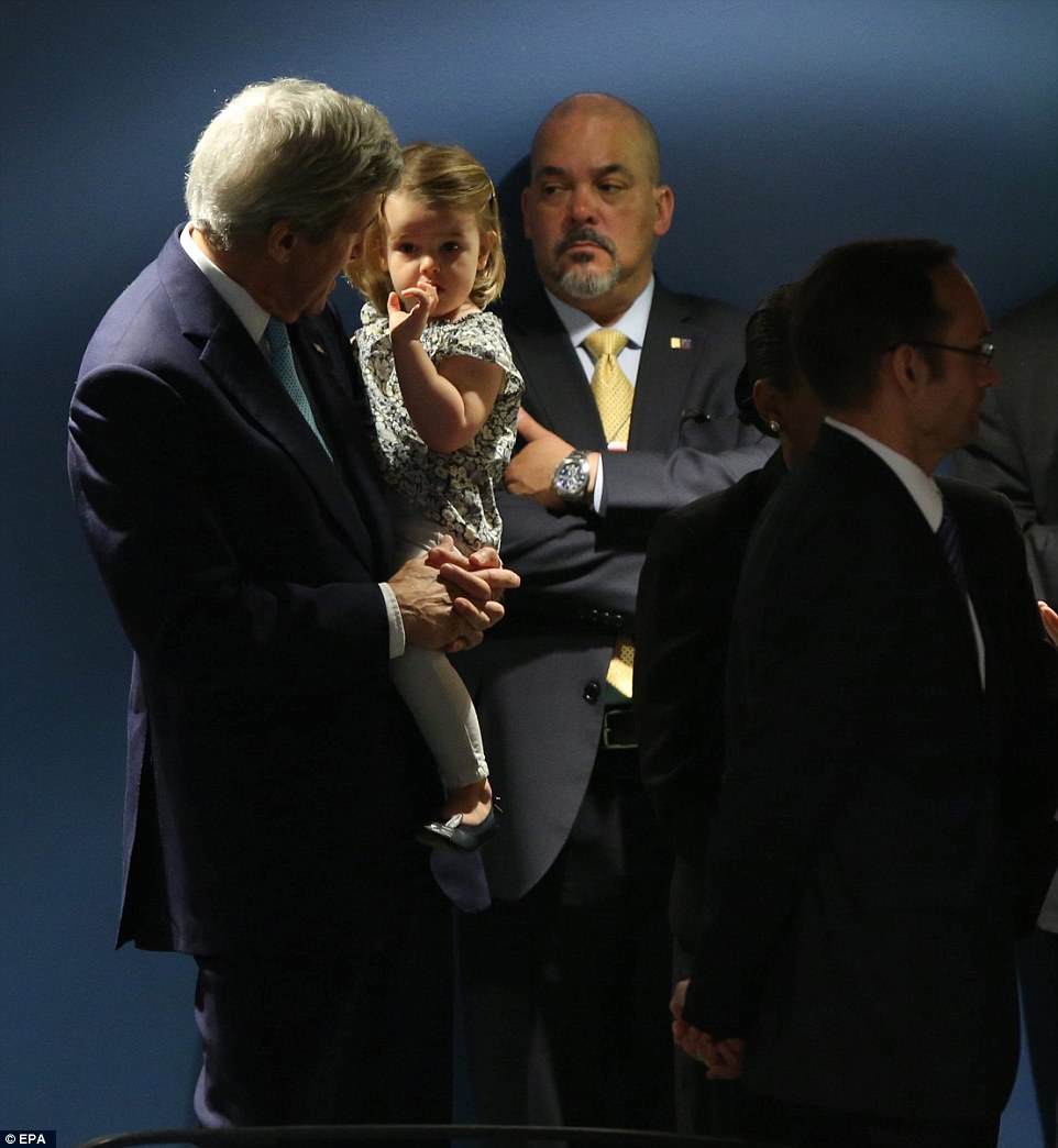 توجه رسانه های خارجی به حضور نوه جان کری در جلسه رسمی سازمان ملل+ فیلم و تصاویر