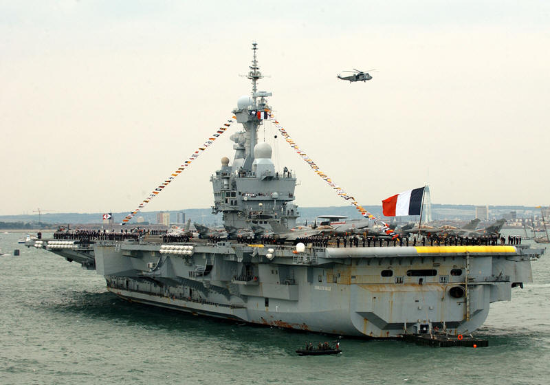 اعزام ناو هواپیمابر شارل دوگل به خلیج فارس/ارتش فرانسه و ادعای سرکوب داعش