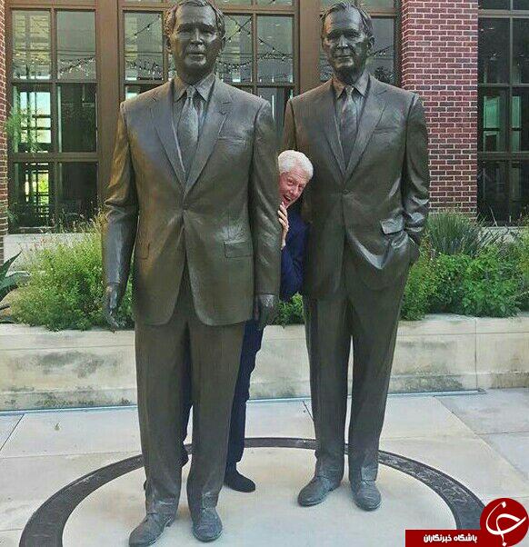 شیرین‌کاری «بیل کلینتون» با مجسمه‌های بوش پدر و پسر+ عکس